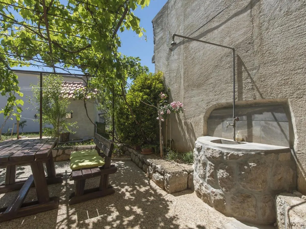 Nice Apartment In Starigrad Paklenica With Terrace 0*,  קרואטיה