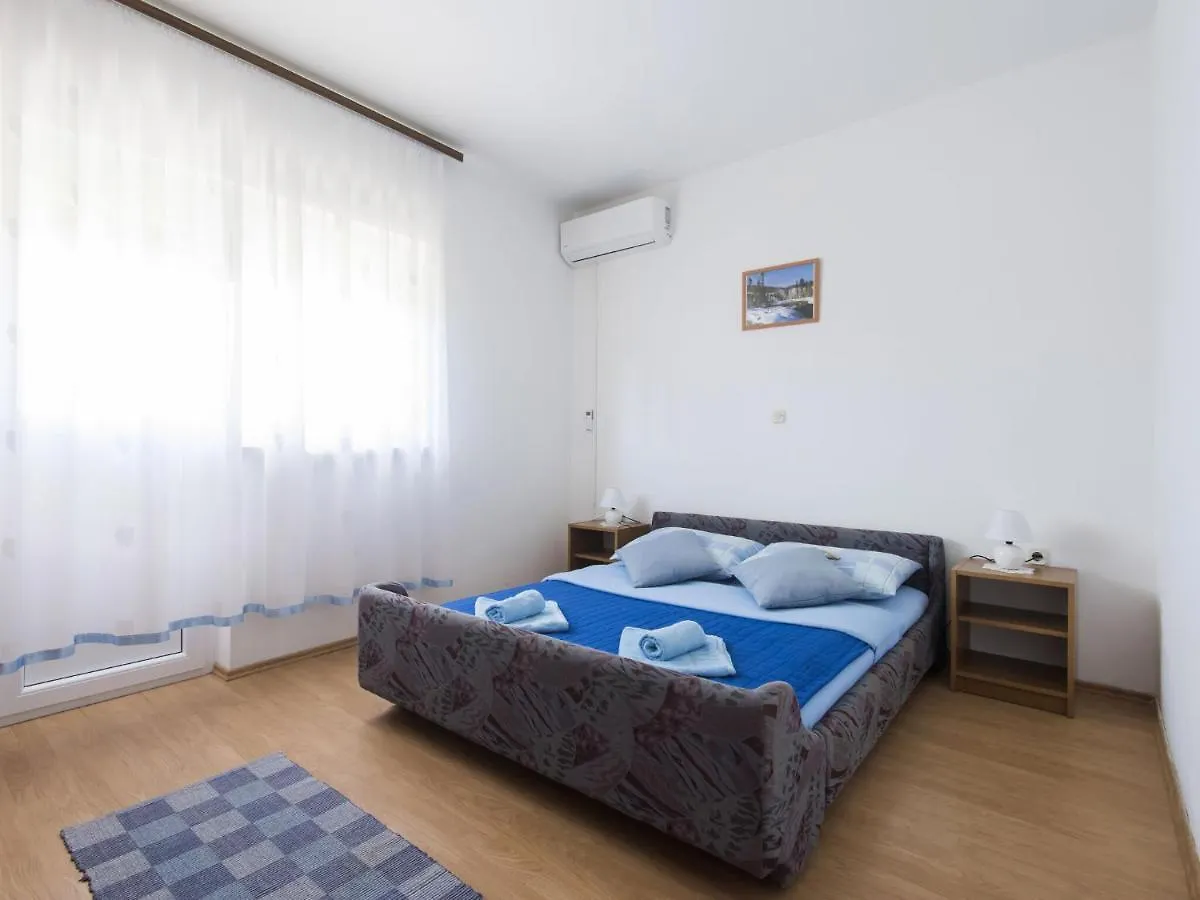 Nice Apartment In Starigrad Paklenica With Terrace