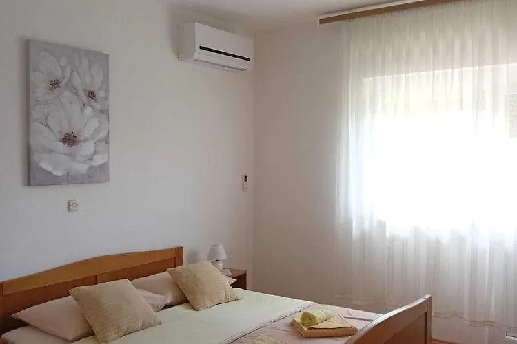 Nice Apartment In Starigrad Paklenica With Terrace
